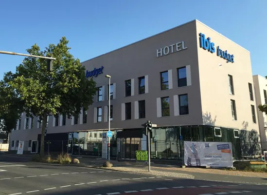 Bild: Es geht voran: 200 Meter vom Hauptbahnhof eröffnet im Oktober das Ibis Budget Bamberg