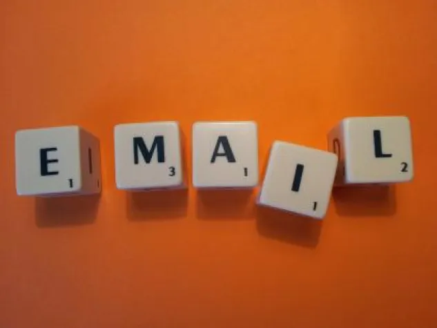 Bild: Zahnärzte und Ärzte sollten auf Form ihrer E-Mails achten