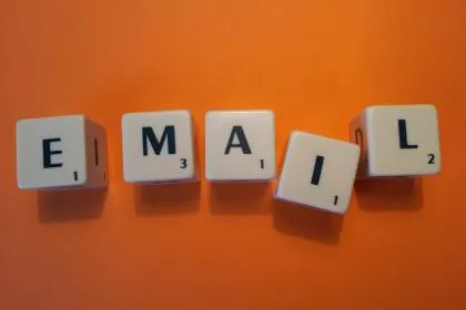 Bild: Zahnärzte und Ärzte sollten auf Form ihrer E-Mails achten