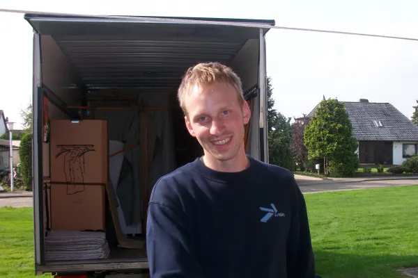 Bild: Umzugsunternehmen aus Hamburg im TV-Einsatz: Junski Transporte unterstützt den „Trödeltrupp“ bei RTLZWEI