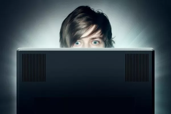 Hilfe, ich habe mein Kind ans Internet verloren Bild: Hilfe, ich habe mein Kind ans Internet verloren