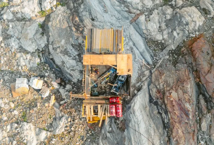 Bild: Core Assets: Hier kommen alle Teile eines Porphyr-Skarn-CRD-Systems vor!