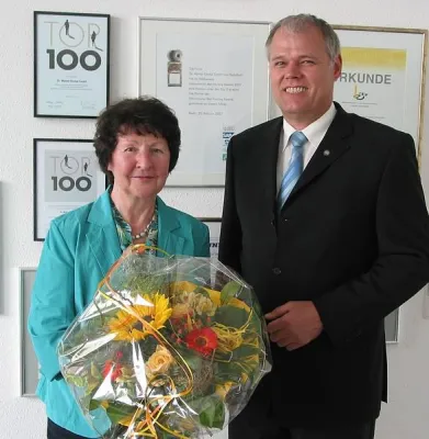 Bild: Dr. Walser Dental: Verabschiedung nach 38 Jahren in den Ruhestand