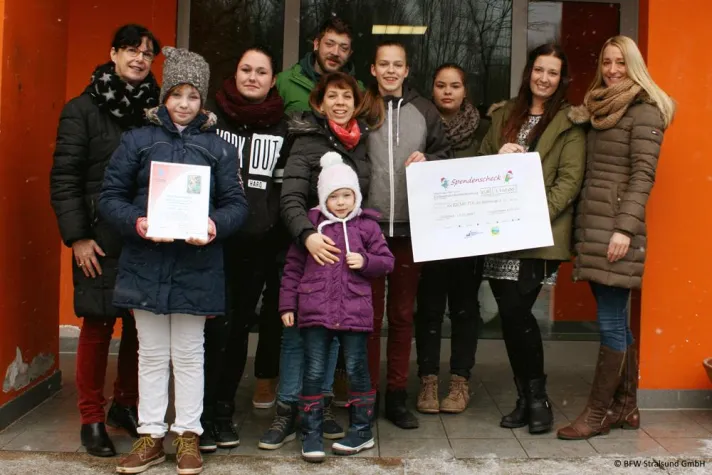 Bild: BFW Stralsund spendet an das Mehrgenerationenprojekt ESCUELITA des Sturmvogel e.V. Stralsund