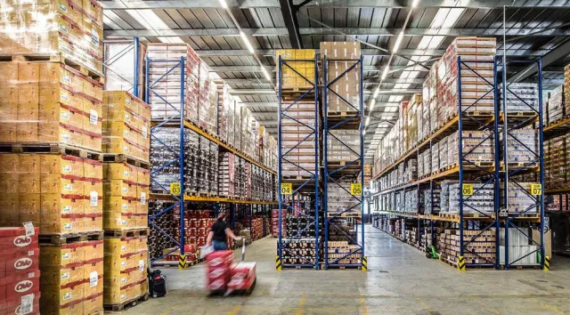 Bild: Krummen Kerzers AG sattelt auf Palettenregallager um