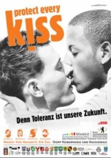 Berlin: Mit Weihrauch und Zärtlichkeit gegen Homophobie - Andacht am Sonntag in der Hauptstadt Bild: Berlin: Mit Weihrauch und Zärtlichkeit gegen Homophobie - Andacht am Sonntag in der Hauptstadt