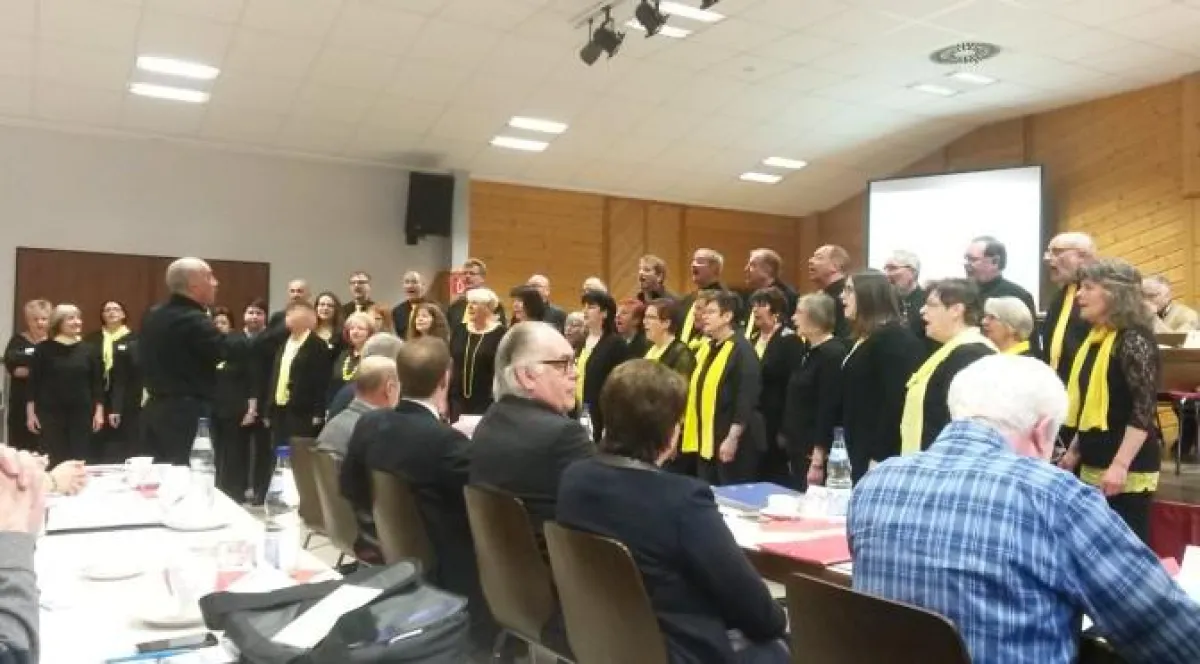 Der mehrfache Meisterchor Gemischter Chor Fohren-Linden eröffnete den Verbandstag 2016.