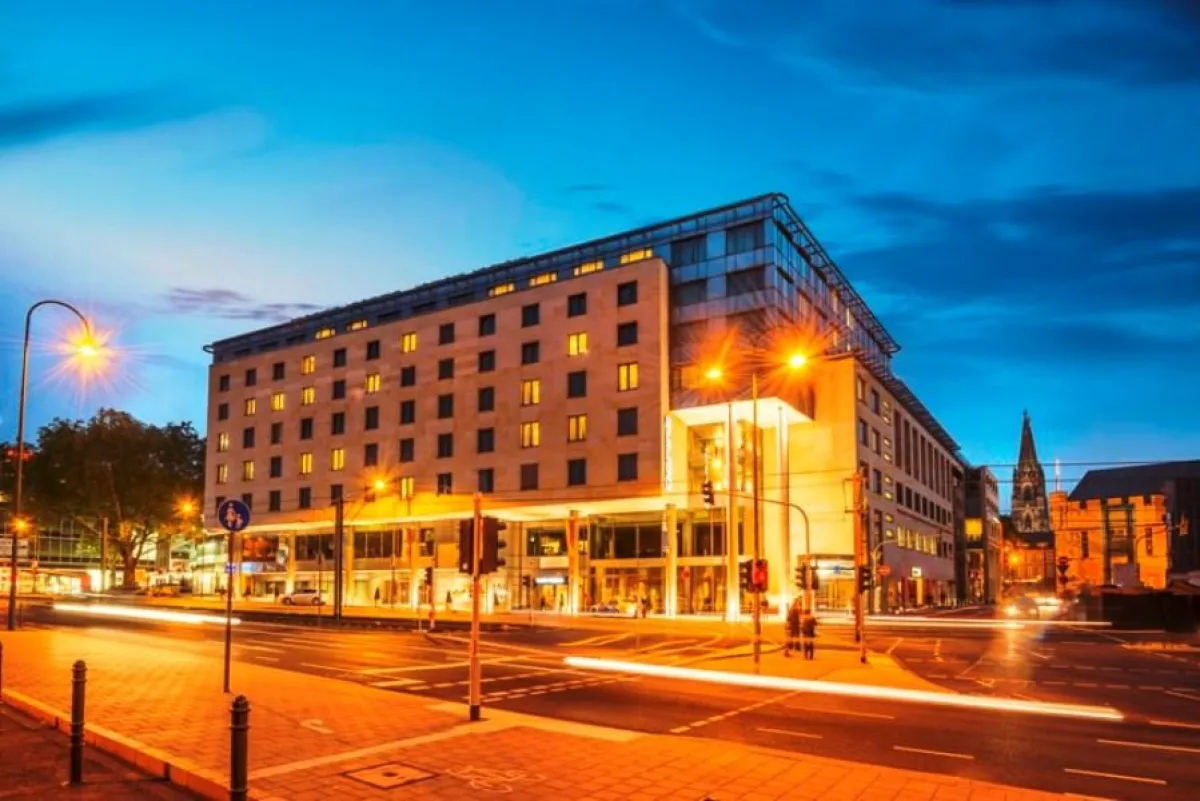 Das Dorint Hotel am Heumarkt Köln von aussen