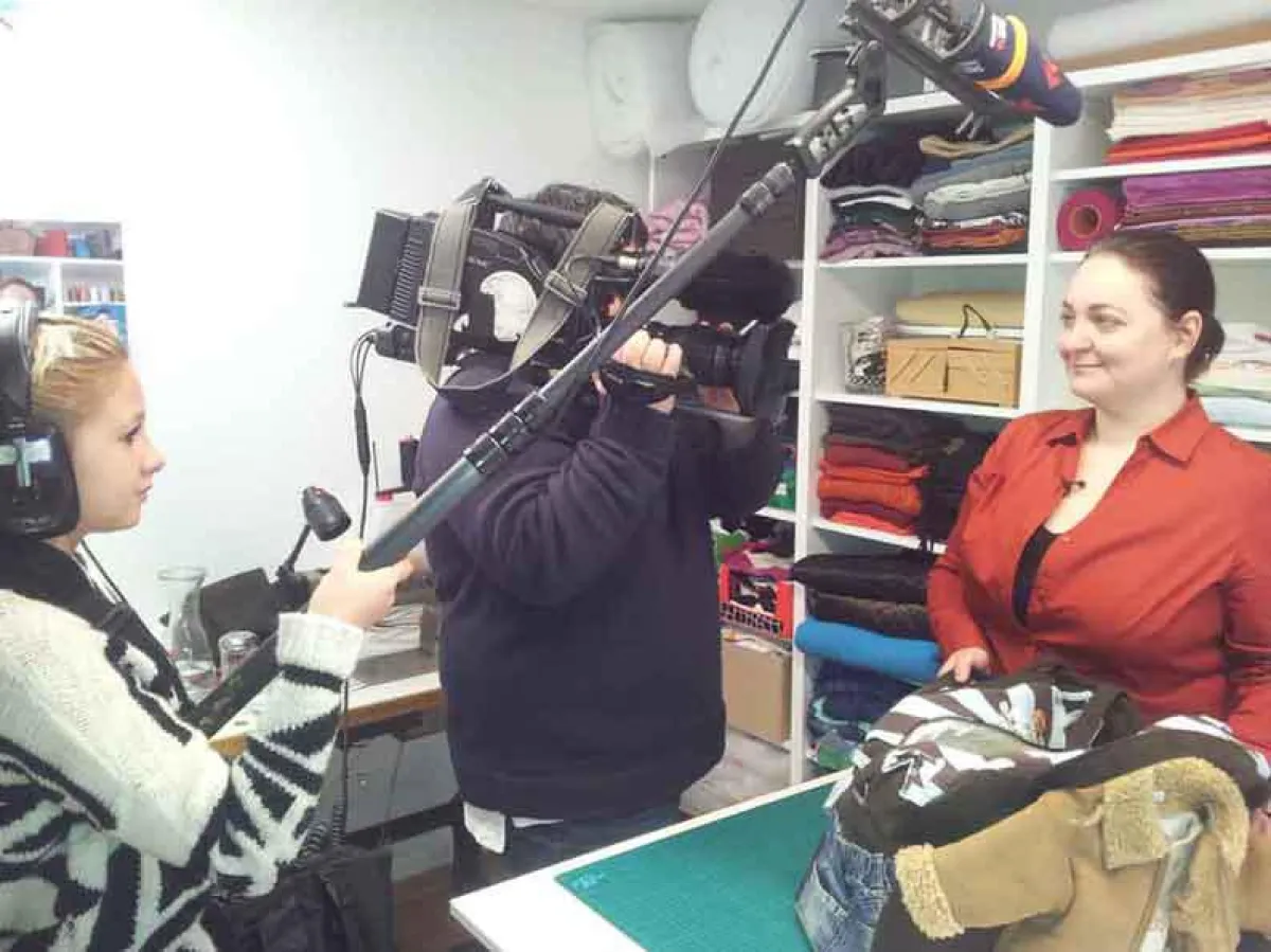 Das SWR-Fernsehteam dreht die Fertigstellung der