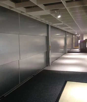 Bild: 20 T90 Staffeltore für Einrichtungszentrum Höffner Waltersdorf, Umbau 2013/14