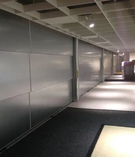 Bild: 20 T90 Staffeltore für Einrichtungszentrum Höffner Waltersdorf, Umbau 2013/14