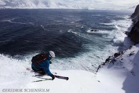 Bild: Heliskiing in Island