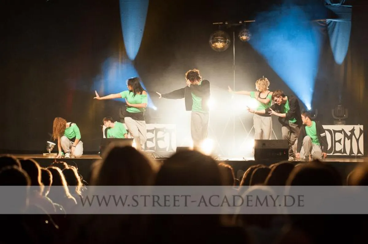 Tanzgruppen, Bands, Künstler aller Art können sich noch bis 15.02.2013 bewerben.