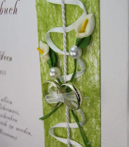 Bild: Hochzeitsgästebücher des My-own-story-Verlags als persönliches Hochzeitsgeschenk
