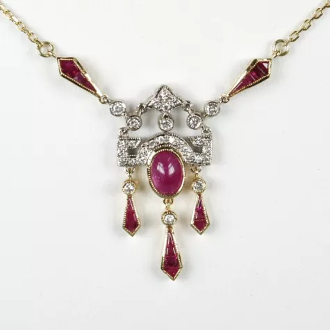 Das Goettgen Schmuck-Forum feiert 1. Geburtstag und tut Gutes. Mitfeiern und gewinnen Bild: Das Goettgen Schmuck-Forum feiert 1. Geburtstag und tut Gutes. Mitfeiern und gewinnen