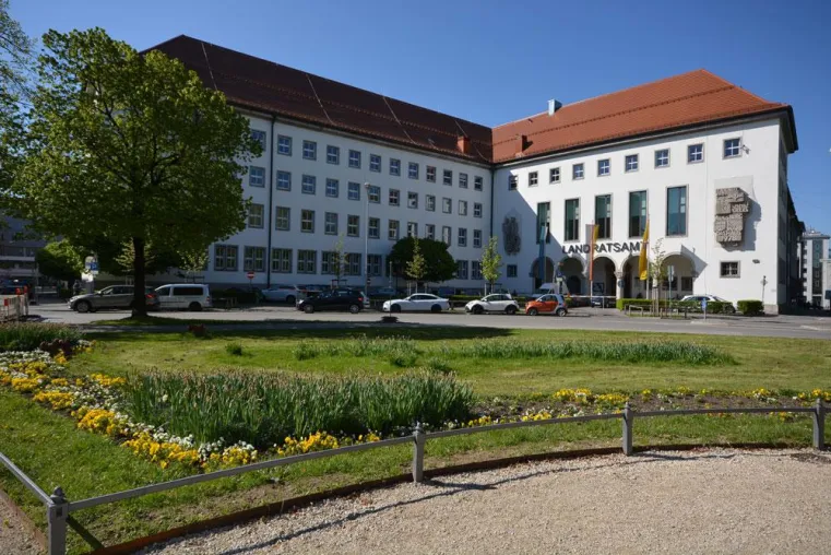 Bild: Landratsamt Augsburg beschleunigt IT- und Bürgerservice mit der DeskCenter Management Suite