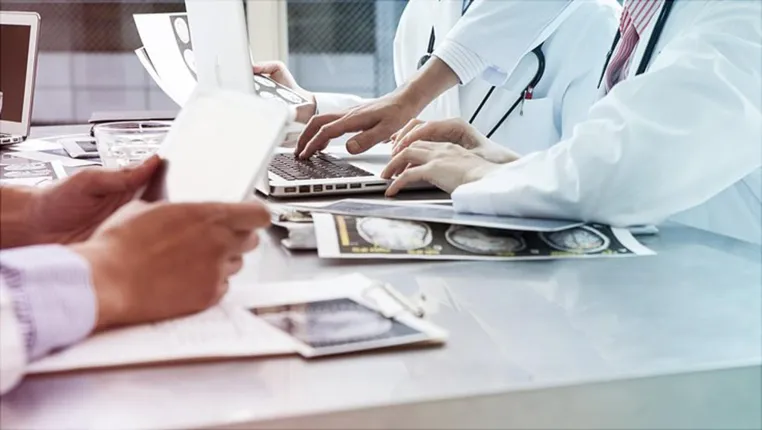 Bild: Jetzt zum berufsbegleitenden MBA Gesundheitsmanagement der Universität Hamburg informieren
