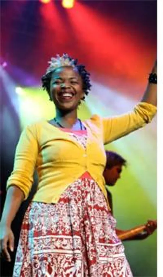 Zolani Mahola - Freshlyground