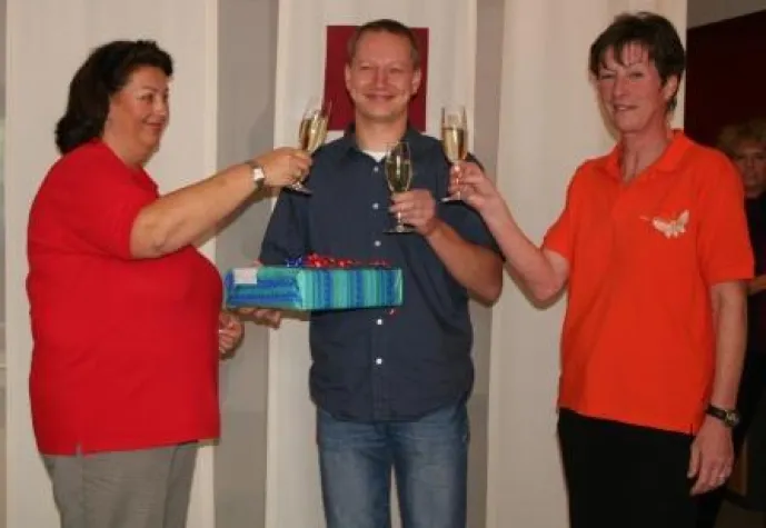 Bild: Straßenfest in Emmelshausen - So sieht ein glücklicher Gewinner aus