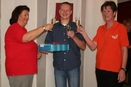 Bild: Straßenfest in Emmelshausen - So sieht ein glücklicher Gewinner aus
