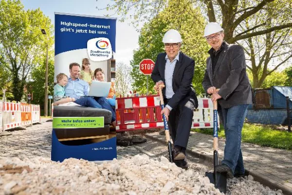 Bild: Erster Spatenstich: Stadtwerke Merseburg starten Breitbandausbau in Schkopau