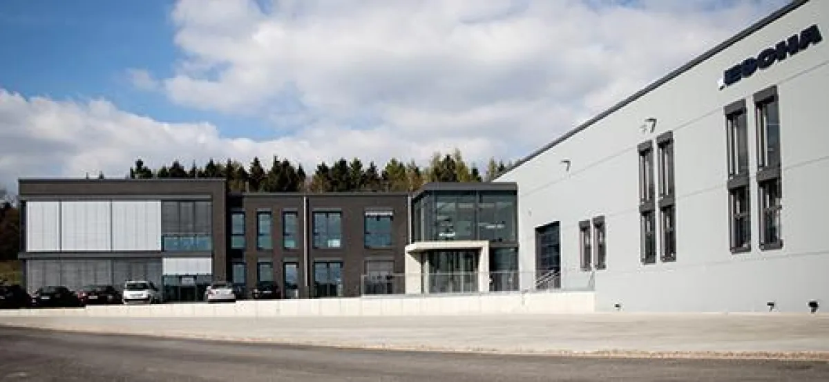 Blick auf das neue Fertigungs- und Logistikzentrum von ESCHA