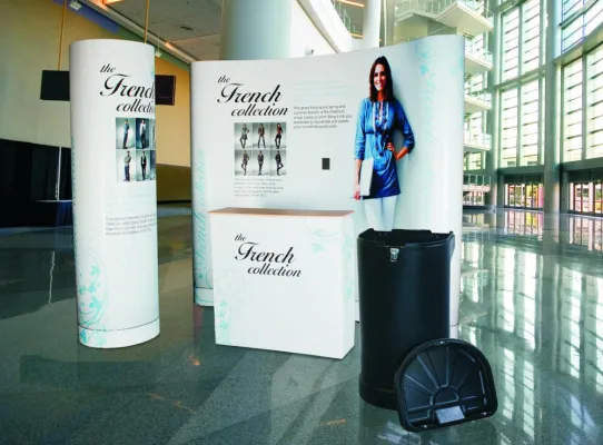 Bild: display.plus - Just in Time Kauf oder Miete von Displaysysteme und Werbemittel für Messen und Events