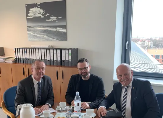 Bild: Stillstand im Containerdrama?