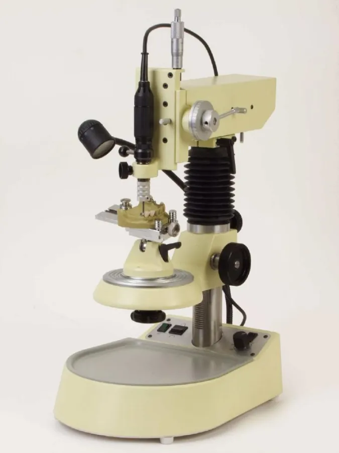 Das neue Fräsgerät BF2 bredent.