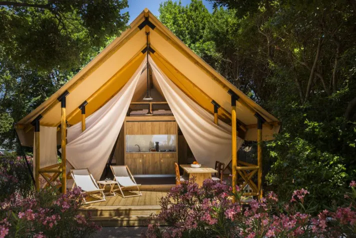 Bild: Neuer Reisetrend: Auf zum Glamping an die Adria