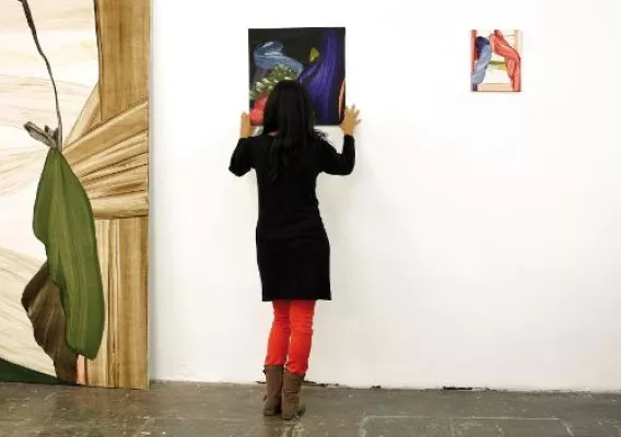 Bild: MOJÉ ASSEFJAH - DER ABEND, EIN NICHTS, EINE SCHWALBE SEHR WEIT...