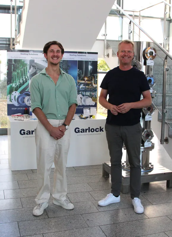 Links: Elias Samuel Hasel, WasteEx. Rechts: Till Föste, Garlock GmbH (© Garlock GmbH)