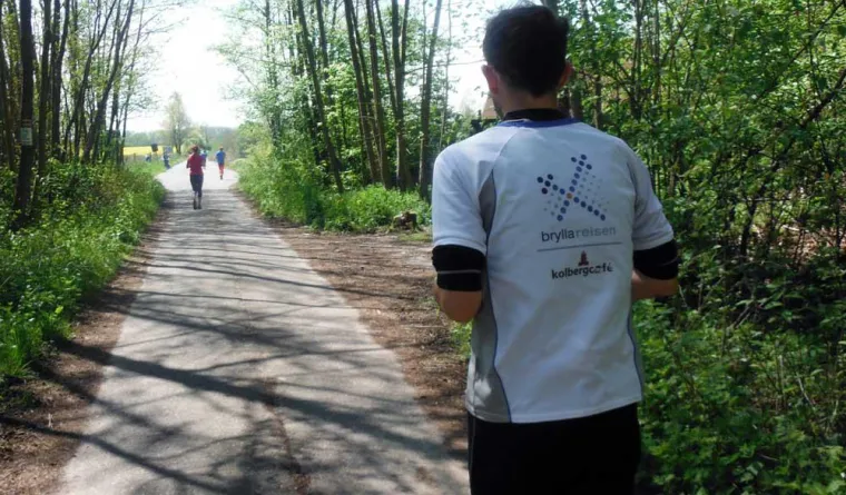 Bild: Läufer-Team von brylla reisen beim Kolberg-Marathon am Start
