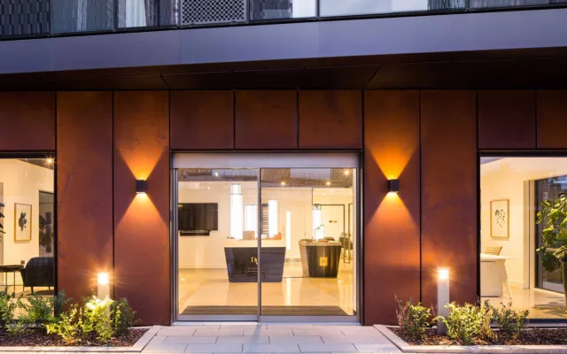 Bild: Moderne Außenbeleuchtung 2026: klare Formen und minimalistisches Design im Fokus