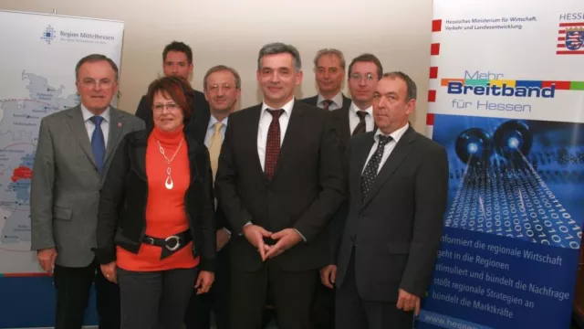 Wirtschaftsministerium und Regionalmanagementverein stellen regionalen Breitbandberater vor Bild: Wirtschaftsministerium und Regionalmanagementverein stellen regionalen Breitbandberater vor