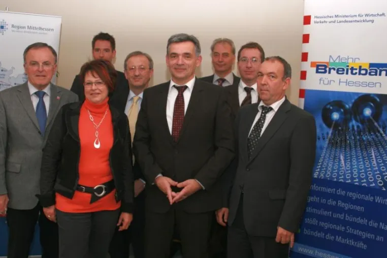 Bild: Wirtschaftsministerium und Regionalmanagementverein stellen regionalen Breitbandberater vor