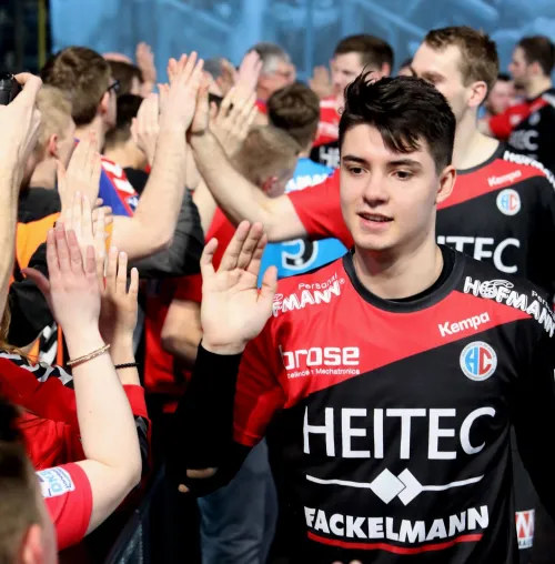 Bild: Handball: HC Erlangen siegt in Stuttgart und feiert Rekordergebnis