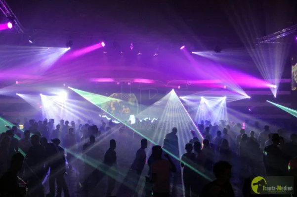 Bild: Lasershow auf der Tuning World 2014, Messe Friedrichshafen am Bodensee