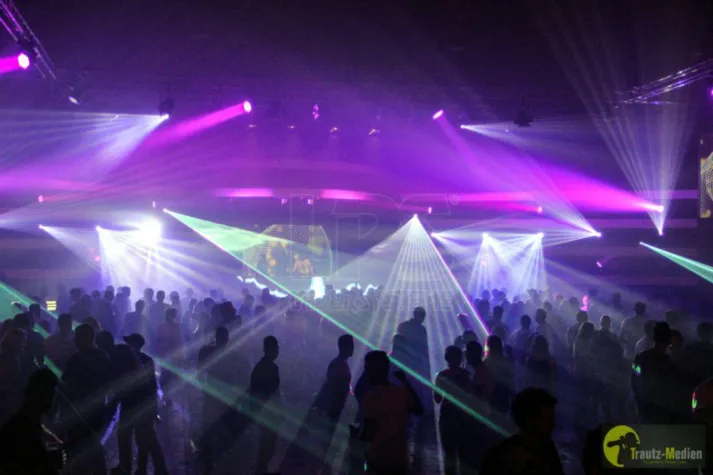 Bild: Lasershow auf der Tuning World 2014, Messe Friedrichshafen am Bodensee