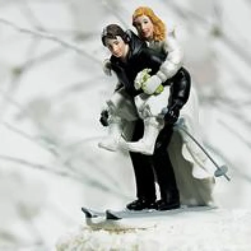 Winterliche Dekoration für die Hochzeitstorte
