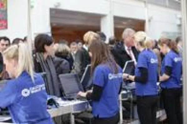 Bild: „Wer braucht schon Call Center?“