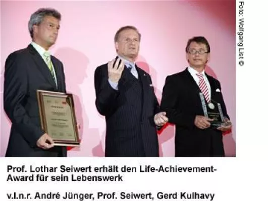 Bild: Prof. Dr. Lothar Seiwert wird für sein Lebenswerk gewürdigt