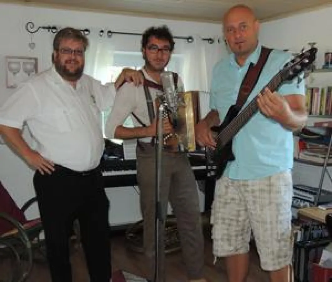 Wahlkampf-Spot fertig (v.l.): FDP-MdB Gerhard Drexler mit Alois Hackl und Christian Bojko.