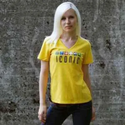 Bild: T-shirts mit Icons von populären Smartphones
