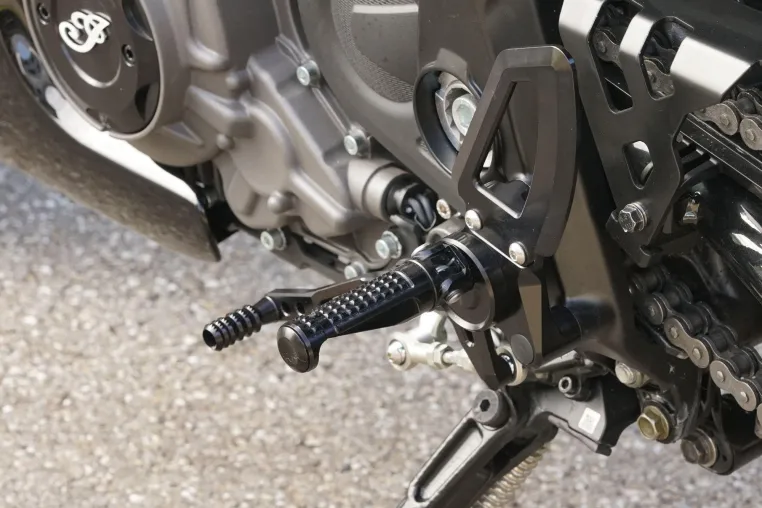 NEU: Verstellbare Motorrad Sportfußrastenanlage | Indian FTR 1200 Modelle Bild: NEU: Verstellbare Motorrad Sportfußrastenanlage | Indian FTR 1200 Modelle