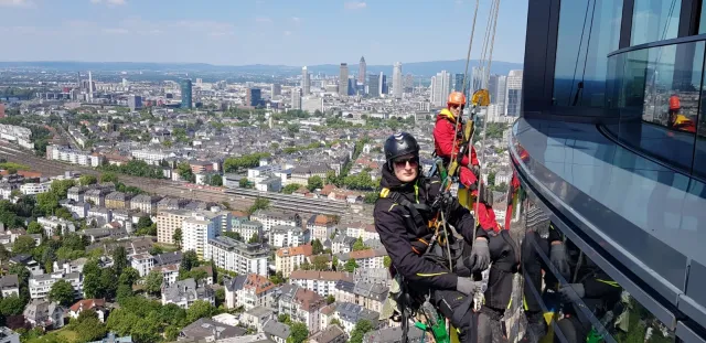Bild: Vertical Experten: Industriekletterer für sichere und effiziente Höhenarbeiten in Frankfurt