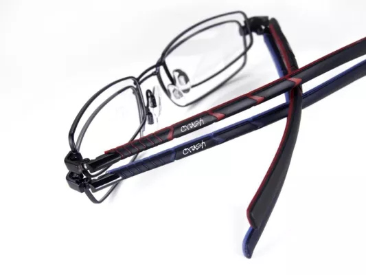 crush – kultige Brillen mit dreidimensionalem Bügeldesign Bild: crush – kultige Brillen mit dreidimensionalem Bügeldesign