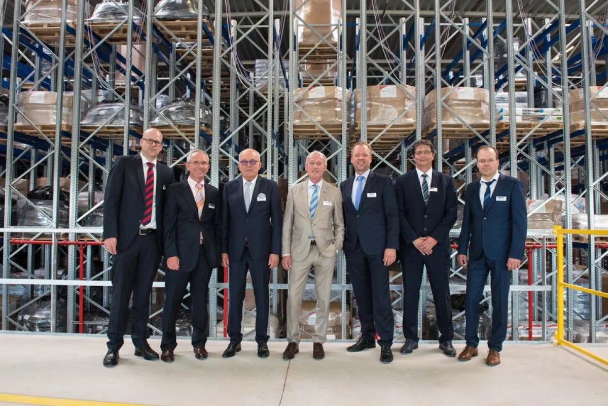 Die GREIWING-Geschäftsführung freut sich über die Eröffnung des neuen Standorts. (Foto: GREIWING)