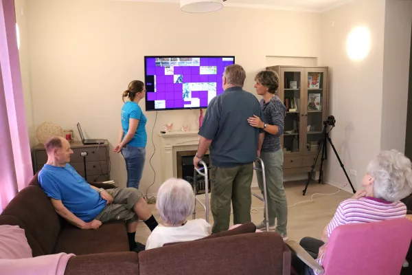 Senioren-Bewegungsspiele mit virtuellen Welten Bild: Senioren-Bewegungsspiele mit virtuellen Welten