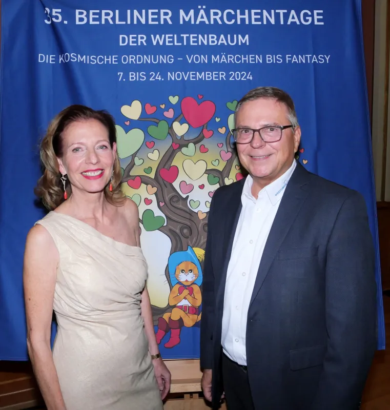 Silke Fischer (Geschäftsführerin Märchenland e. V.) und Andreas Haase (Weißgerber Lesezirkel) (© Max Schröder, xamax)
